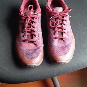 Maroon Nike Athletic sneaker